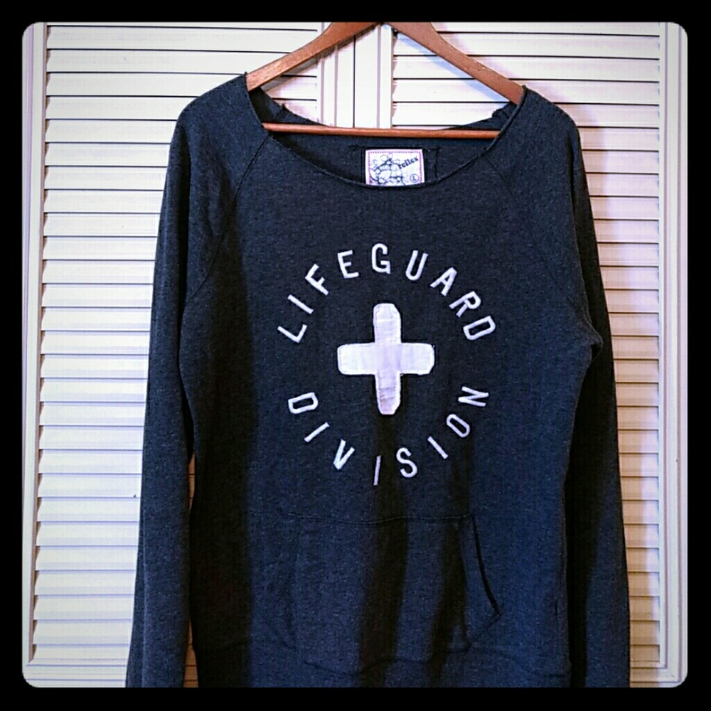 - Sweatshirt.